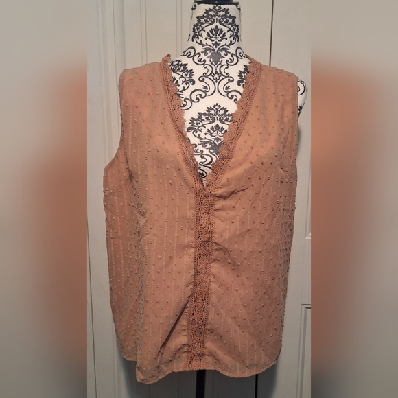 XL Elegant Tan Sleeveless Top - Picture 1 of 5